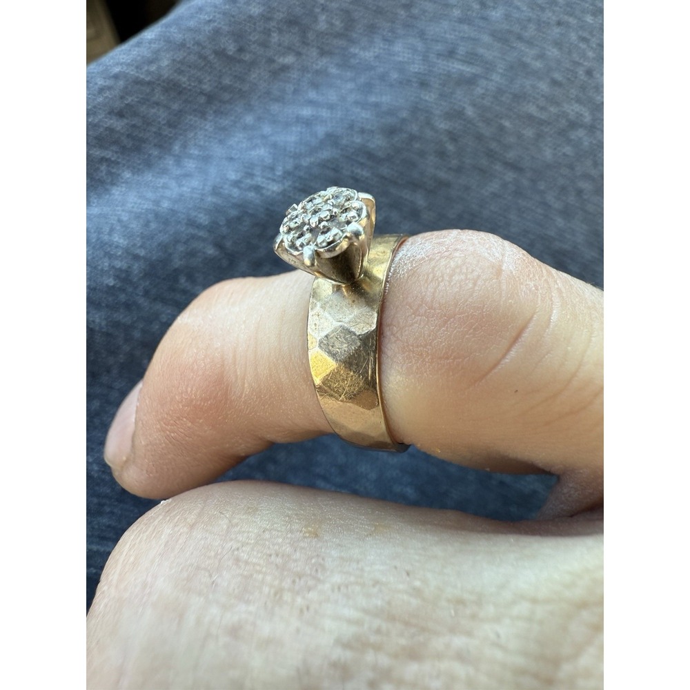 Vintage 10 Kt Yellow Gold cluster Solitary Beautiful Ring Size 6 In Nice Shape